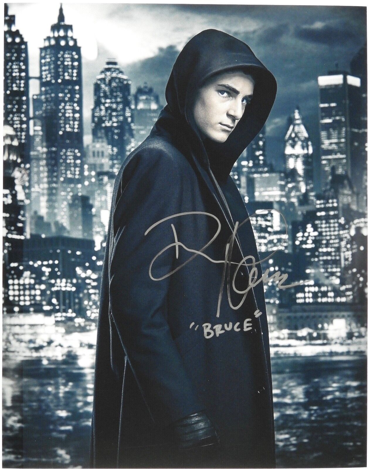 David Mazouz Bruce Wayne Batman Gotham JSA Autograph Signed Photo 11 x 14