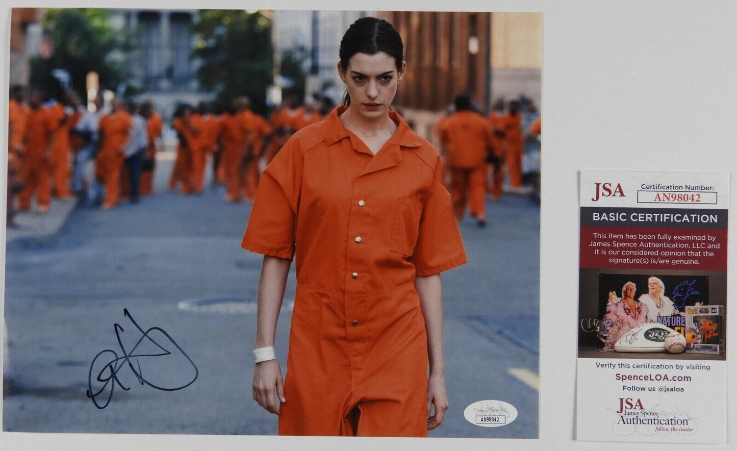 Anne Hathaway JSA Signed Autograph 8 x 10 photo Catwoman The Dark Knight Rises