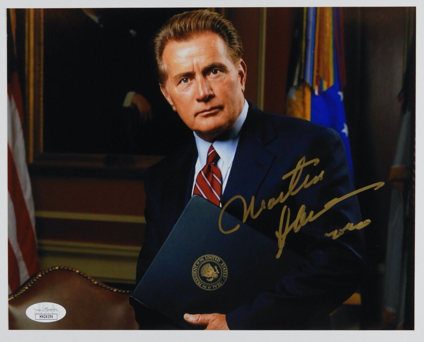 Martin Sheen JSA Autograph Signed Photo 8 x 10 The West Wing