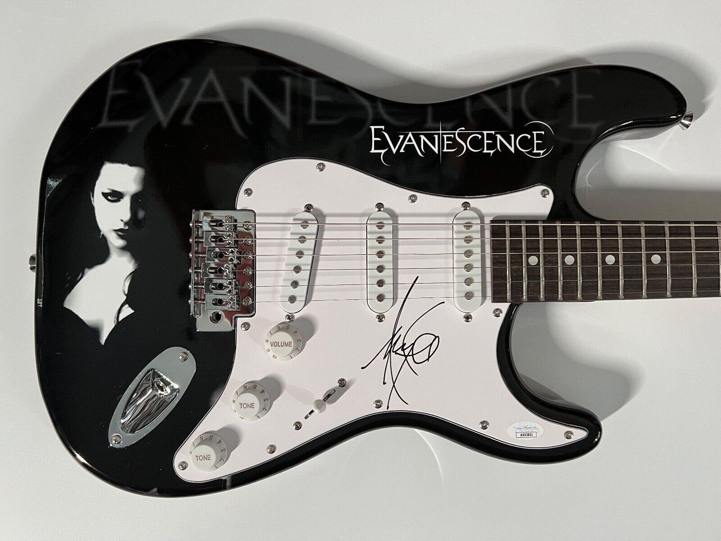 Amy Lee Evanescence JSA Autograph Signed Stratocaster Guitar