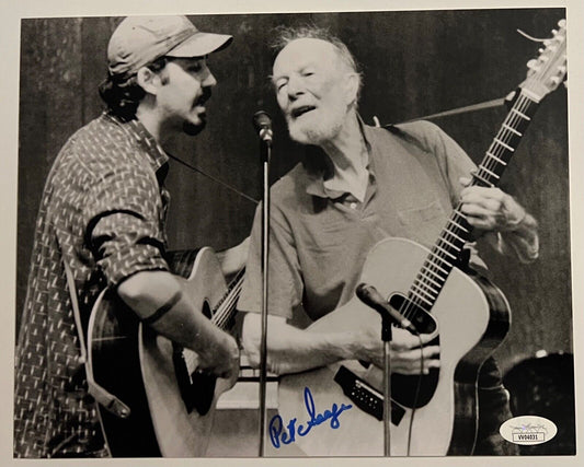 Pete Seeger JSA Signed Autograph 8 x 10 Photo