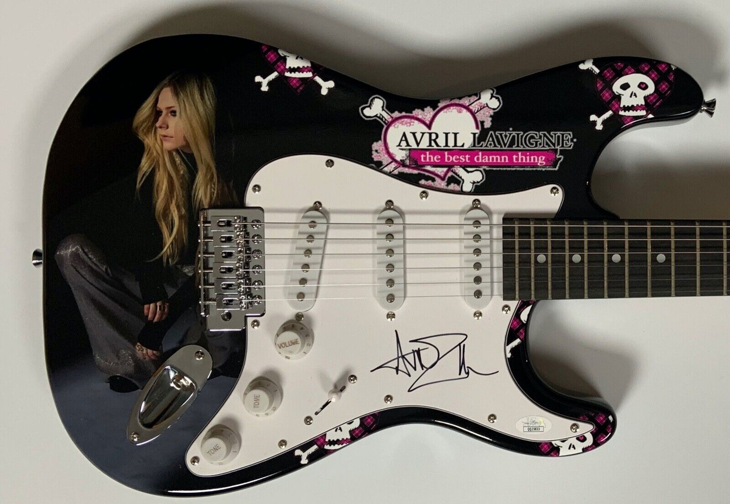 Avril Lavigne JSA Autograph Signed Guitar Stratocaster