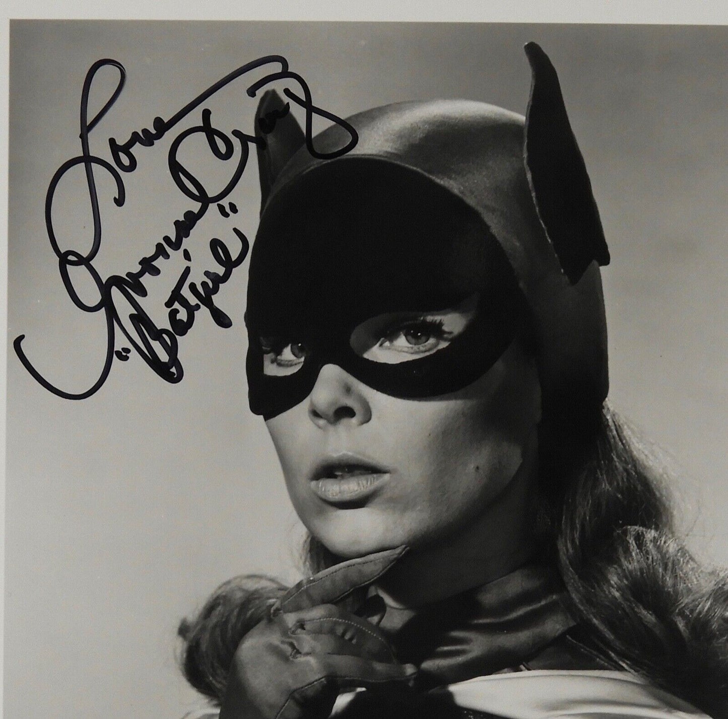 Yvonne Craig Batgirl Batman 66 JSA Autograph Signed 8 x 10 photo COA Still