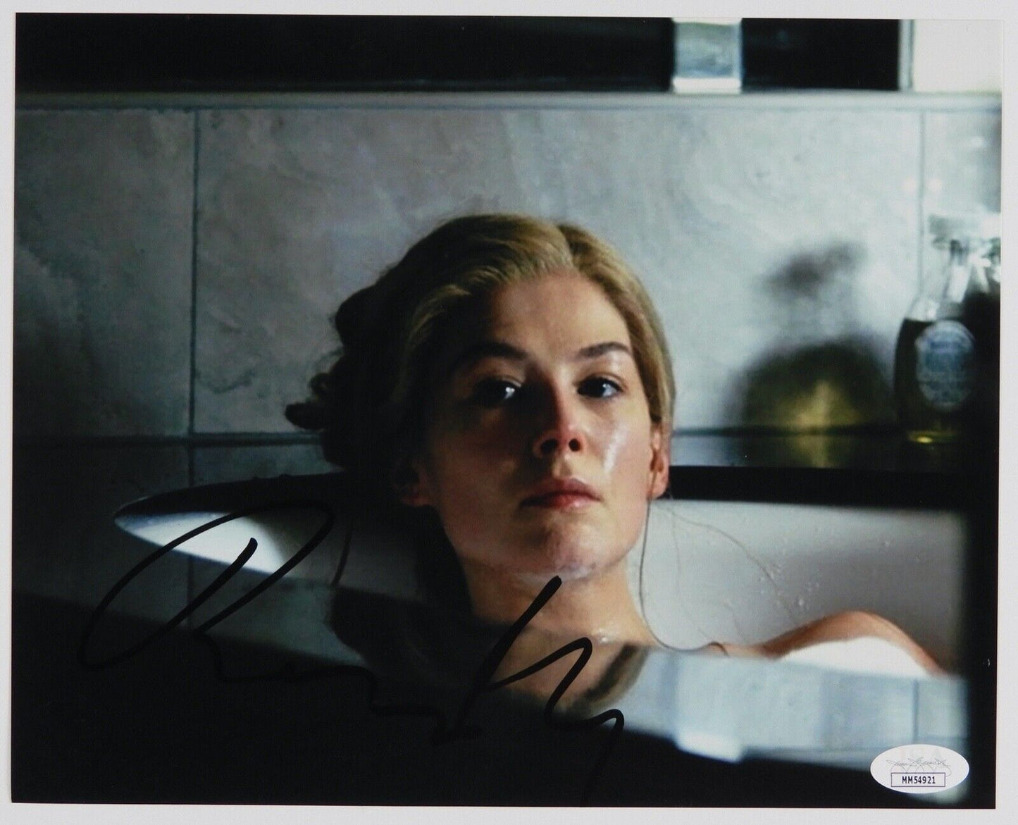 Rosamund Pike Signed JSA Autograph Photo 8 x 10