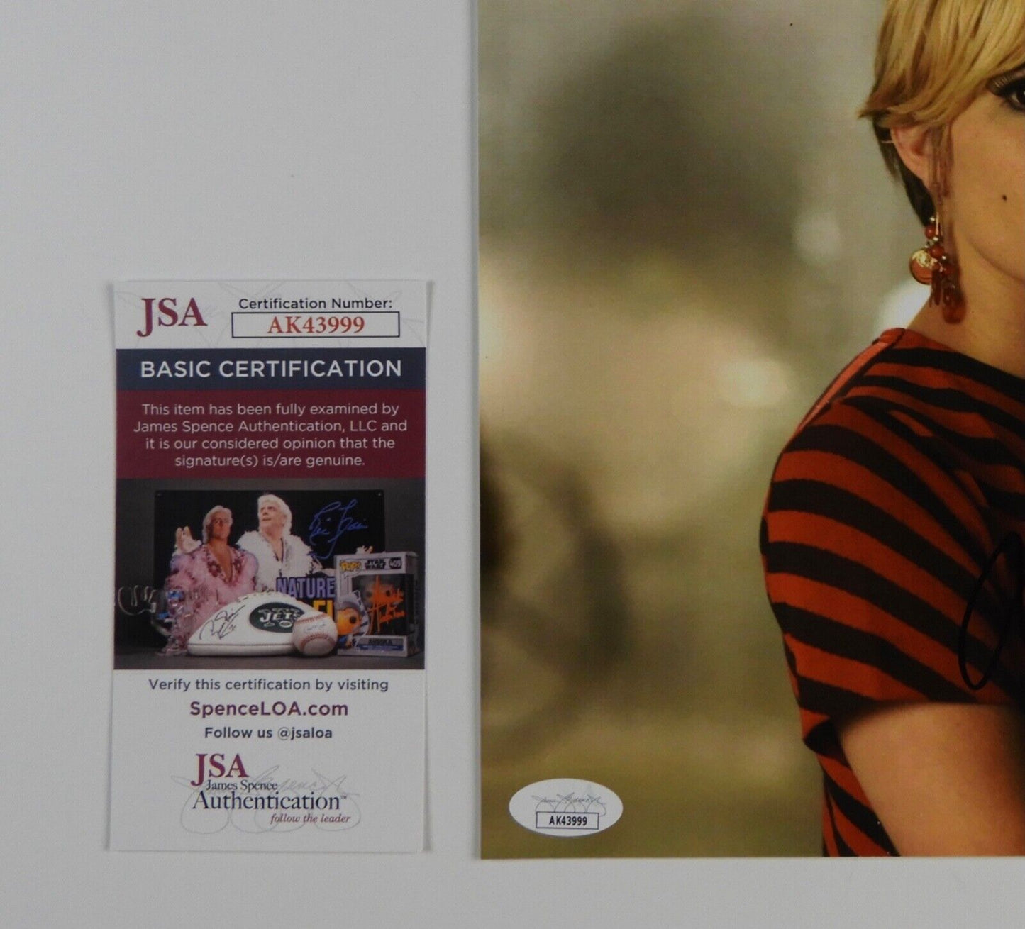 Sienna Miller JSA Signed Autograph Photo 8 x 10