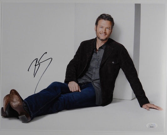 Blake Shelton JSA Autograph Signed 11 x 14 photo